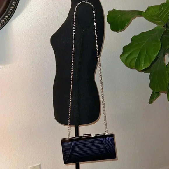 Midnight Blue Women’s Wave Pleated Silver Tone Evening Clutch Bag Purse - Picture 2 of 15